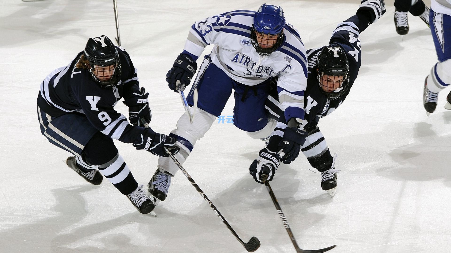 李铁盛赞十二强赛抽签结果 直言球迷支持是国足拼搏最大动力